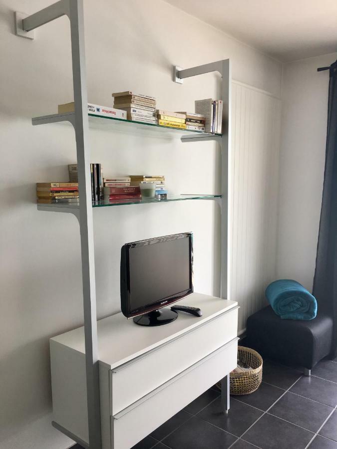 Les Suites Du Port Le Bourget-du-Lac Esterno foto